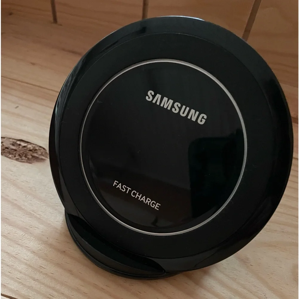 Samsung wireless charger, barely used!